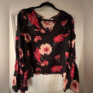 Floral bell sleeved top